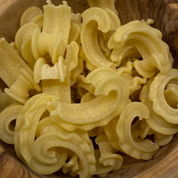 A close up shot of Cascatelle in a round wooden bowl